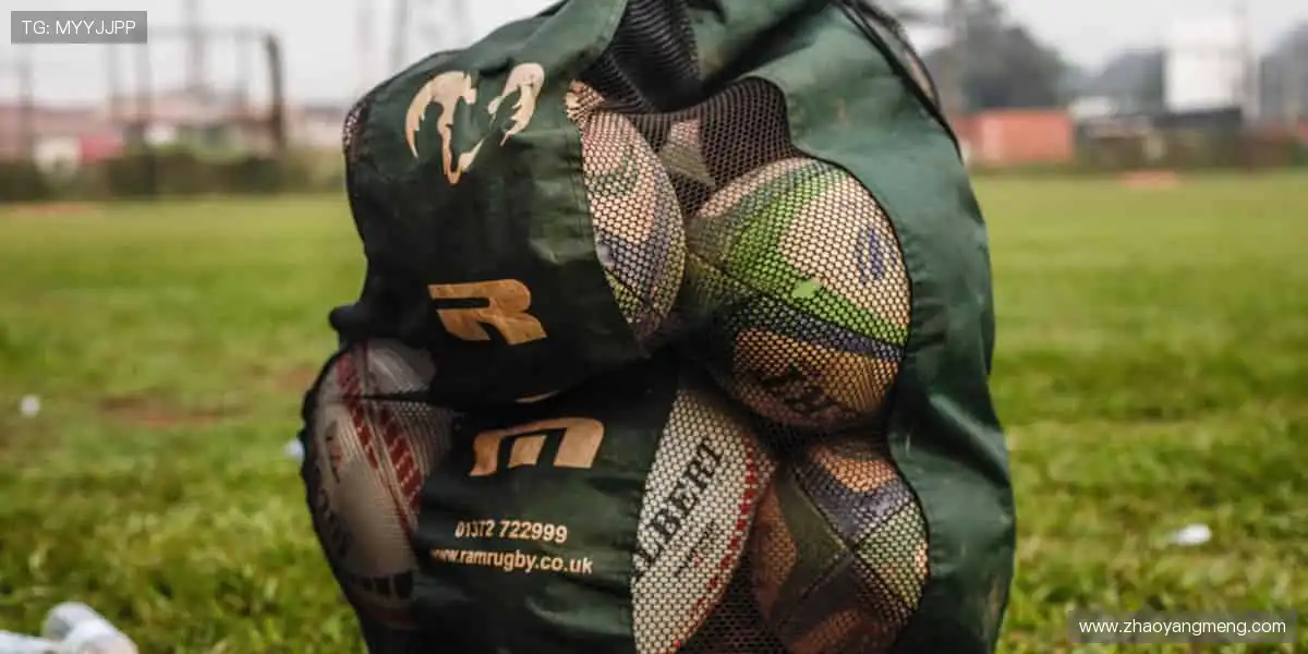 🏀 指尖轻点，高清直播让你身临其境！📱